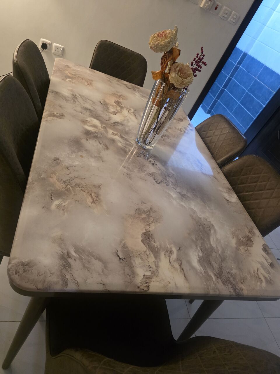 Jeddah, Furniture, SAR 900,  Marble Dinning Table With 6 Chairs