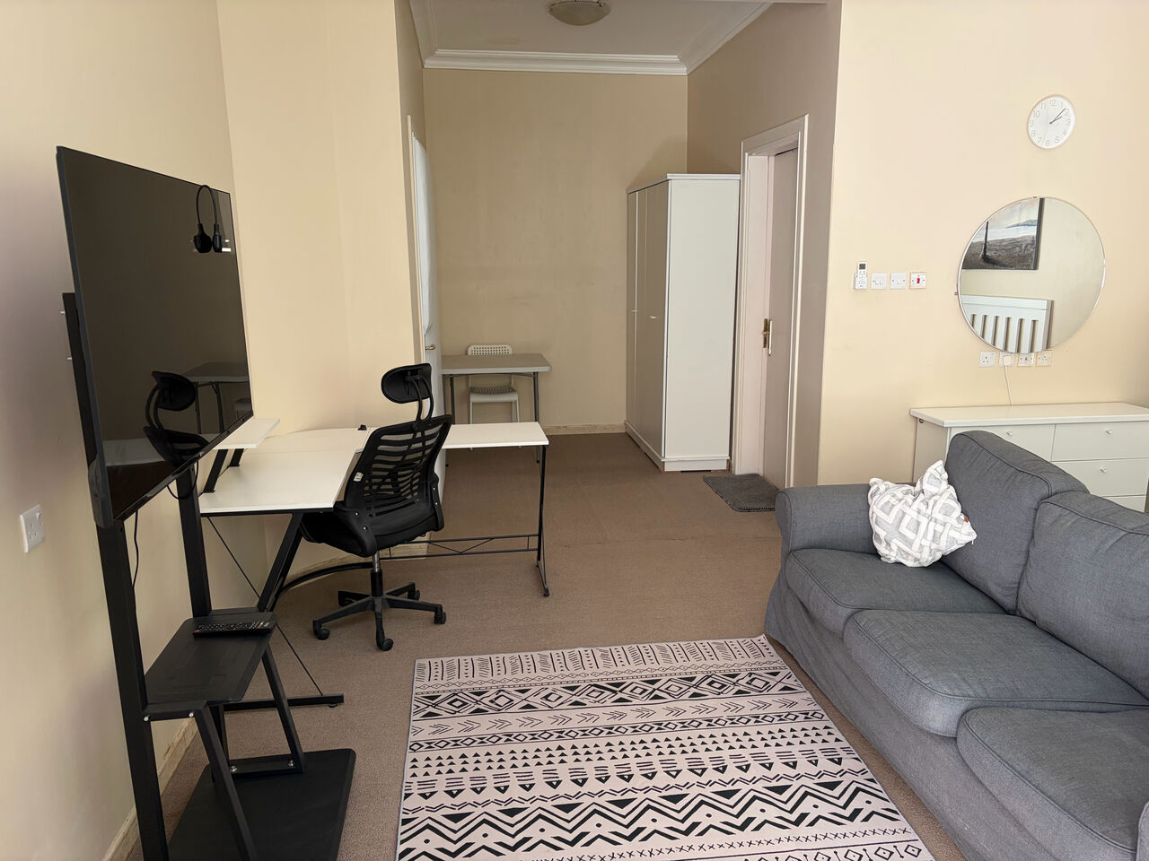 Al Nuzha, Rooms for Rent, SAR 30000/year,  Executive Furnished Studio - Private Entrance