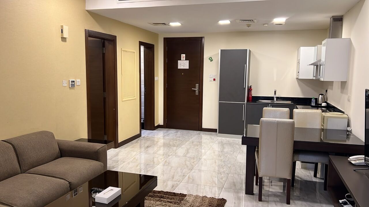 Juffair, Apartments, Flats, Houses & Villas, BHD 375/month,  Furnished,  1 BR,  Location:  Juffair Mall