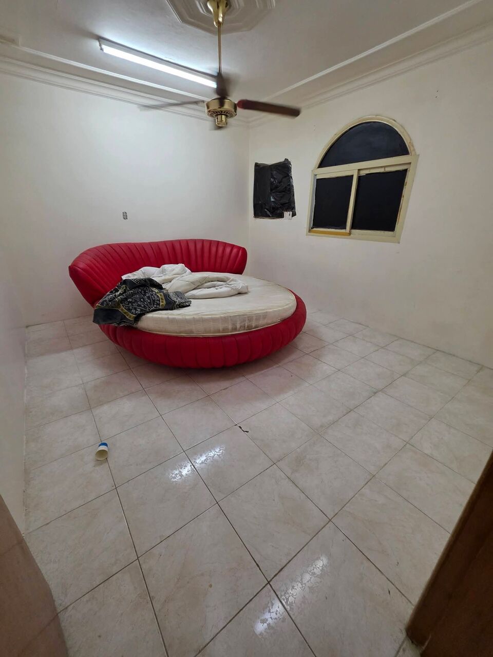 Thuqbah, Apartments, Flats, Houses & Villas, 2 BR,  FAMILY APARTMENT FOR RENT🛏️ Layout: 2 Bedrooms + Living Room🚿 1 Bathroom 🍳 Kitchen