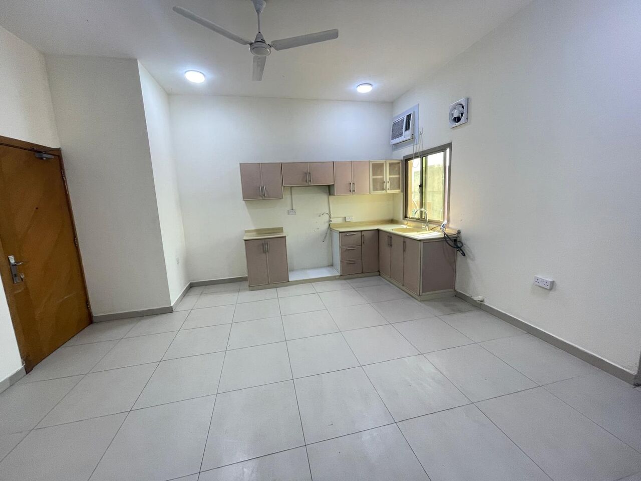 Umm Al Hassam, Apartments, Flats, Houses & Villas, BHD 220/month,  2 BR,  2 Bedroom Flat In Umm La Hassam With Ewa