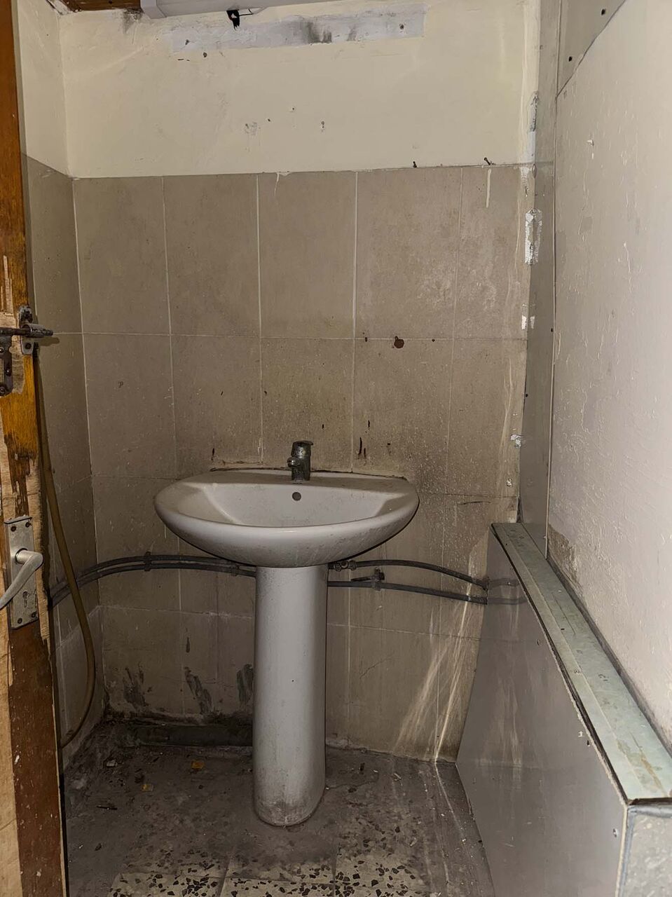 Naim, Apartments, Flats, Houses & Villas, BHD 110/month,  2 BR,  Flat For Rent - Near Manama Bus Terminal