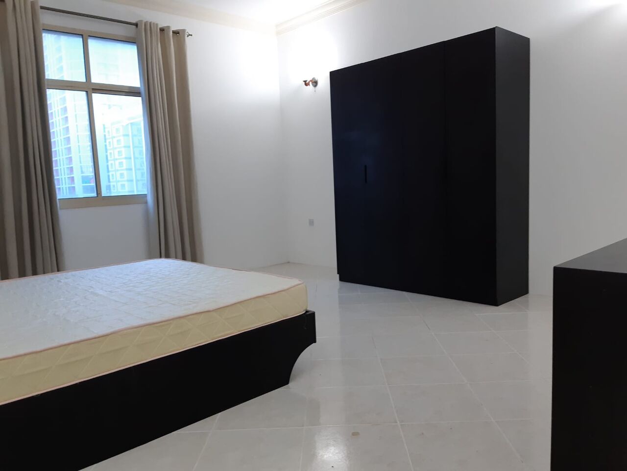 Juffair, Apartments, Flats, Houses & Villas, BHD 360/month,  Furnished,  3 BR,  Spacious Flat In Family Building