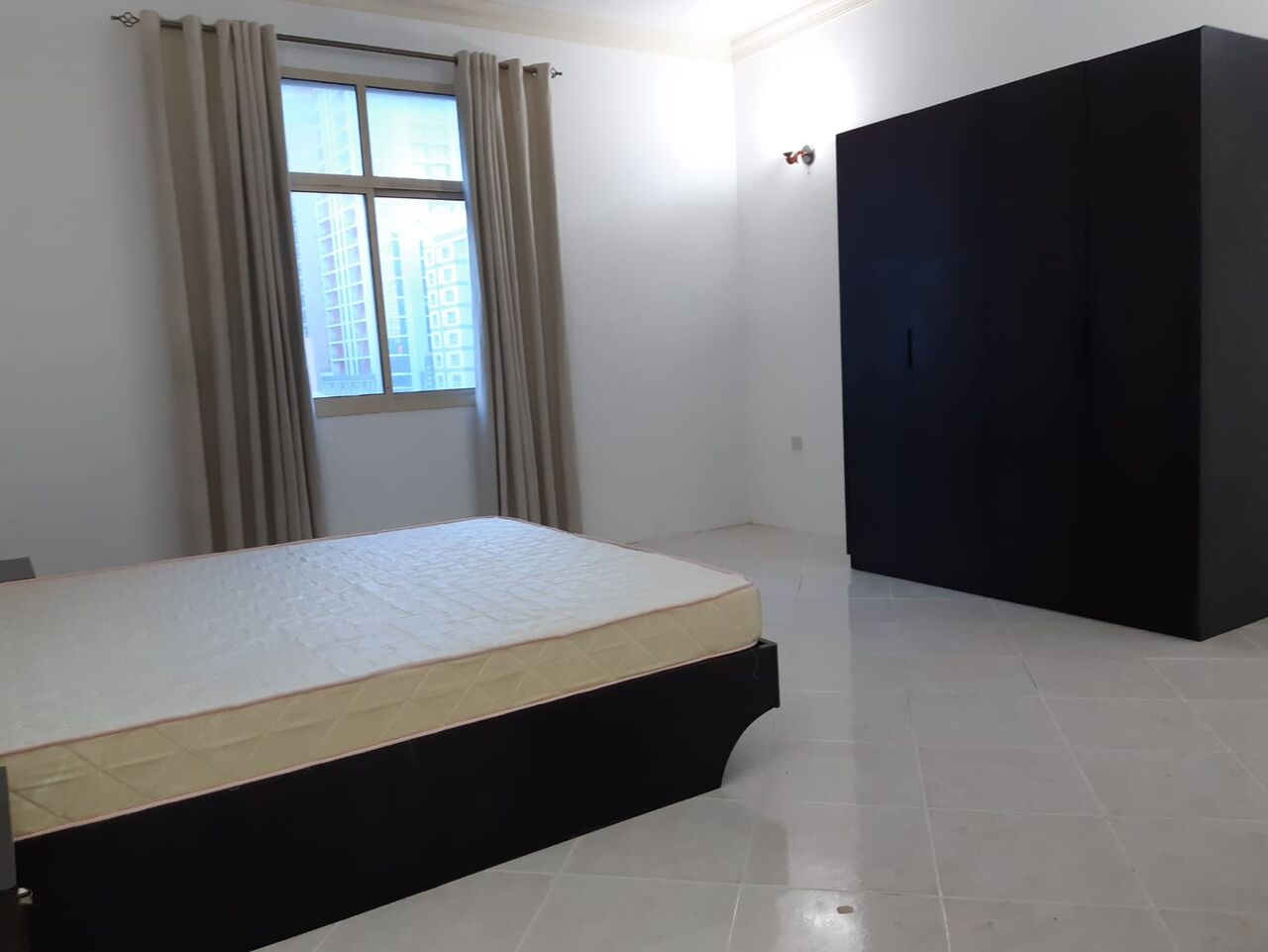 Juffair, Apartments, Flats, Houses & Villas, BHD 360/month,  Furnished,  3 BR,  Spacious Flat In Family Building
