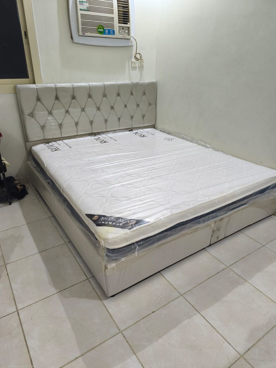 Jeddah, Furniture, SAR 1,  Double Bed With Mattress Available Brand New