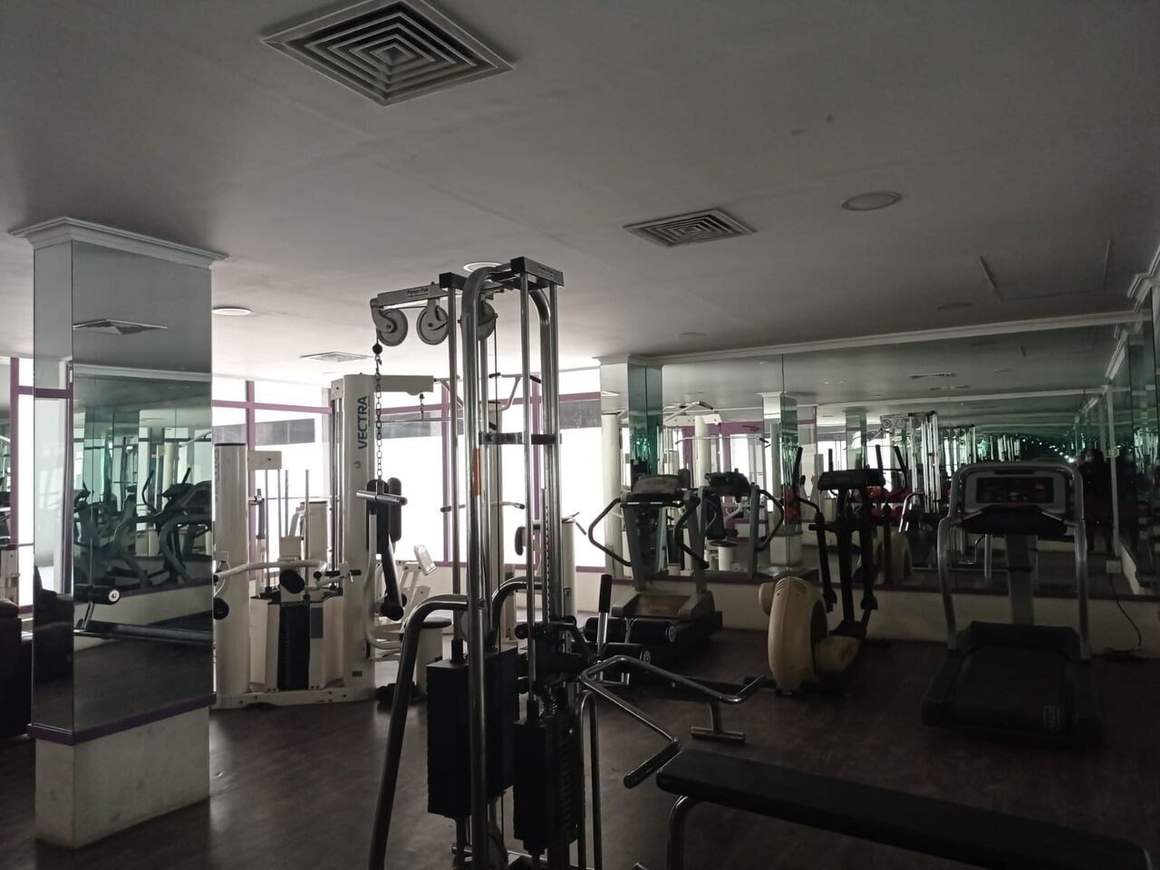Juffair, Apartments, Flats, Houses & Villas, BHD 300/month,  Furnished,  2 BR,  Family Flat With Balcony And Closed Kitchen