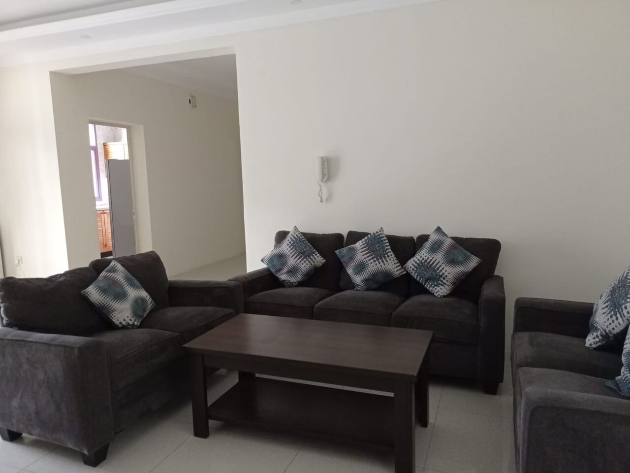 Juffair, Apartments, Flats, Houses & Villas, BHD 300/month,  Furnished,  2 BR,  Family Flat With Balcony And Closed Kitchen