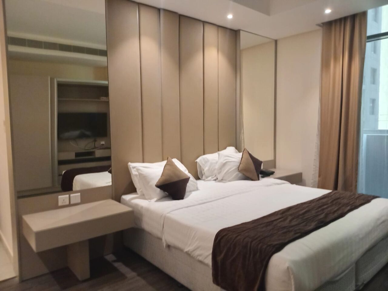 Juffair, Apartments, Flats, Houses & Villas, BHD 250/month,  Furnished,  Studio,  LUXURY Studio With Cinema