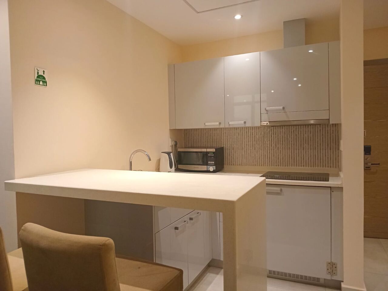 Juffair, Apartments, Flats, Houses & Villas, BHD 250/month,  Furnished,  Studio,  LUXURY Studio With Cinema