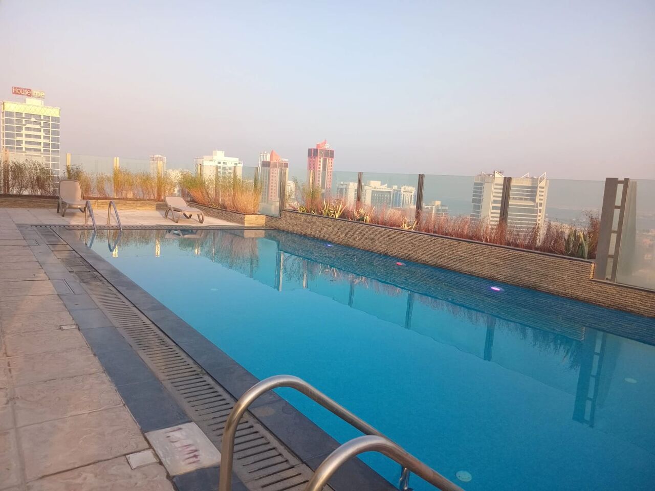 Juffair, Apartments, Flats, Houses & Villas, BHD 250/month,  Furnished,  Studio,  LUXURY Studio With Cinema