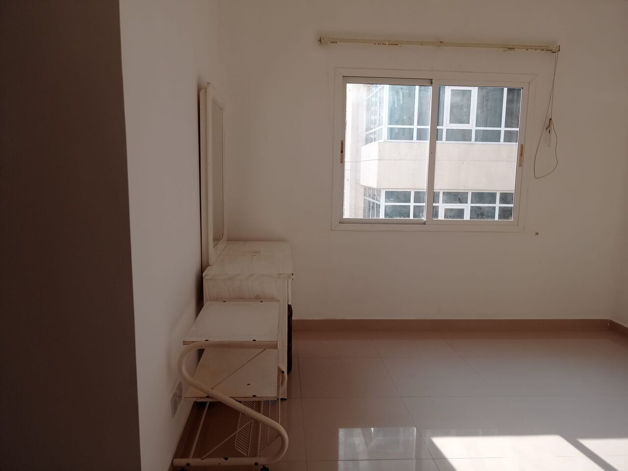 Juffair, Apartments, Flats, Houses & Villas, BHD 300/month,  Furnished,  3 BR,  Semifurnished With EWA