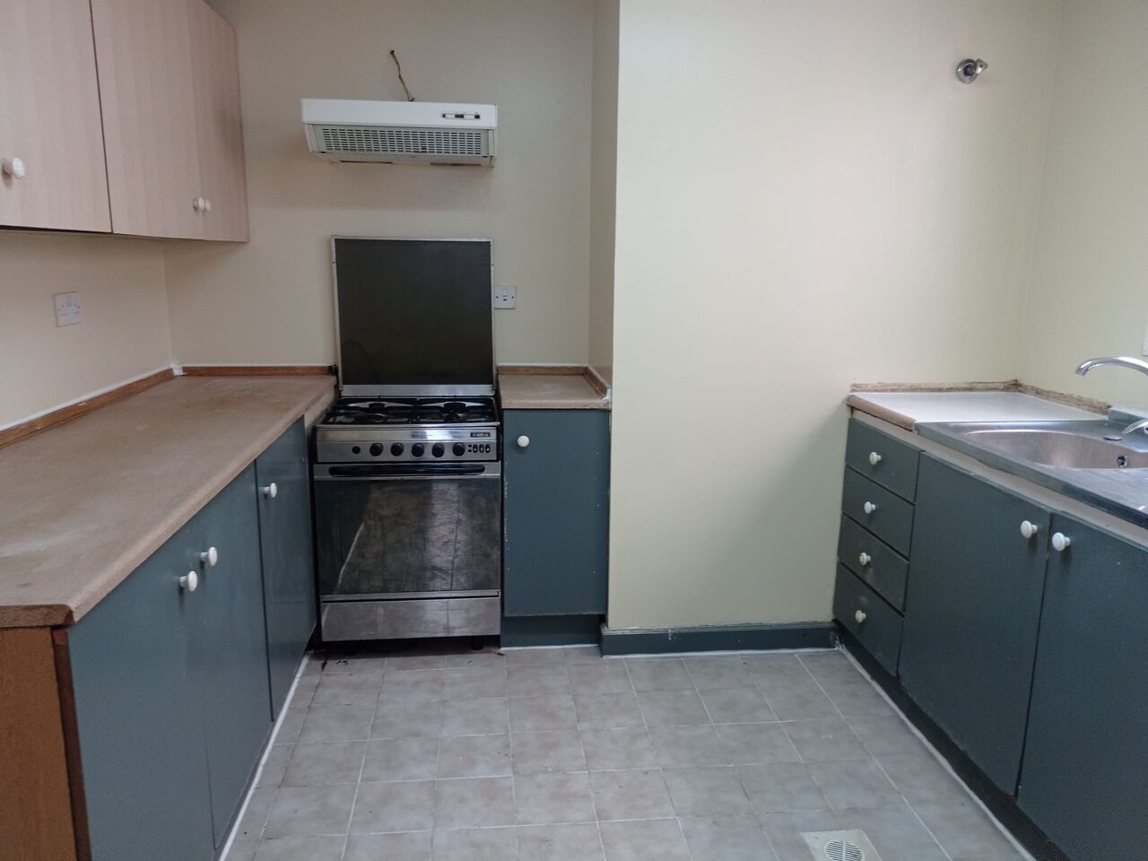 Juffair, Apartments, Flats, Houses & Villas, BHD 300/month,  Furnished,  3 BR,  Semifurnished With EWA