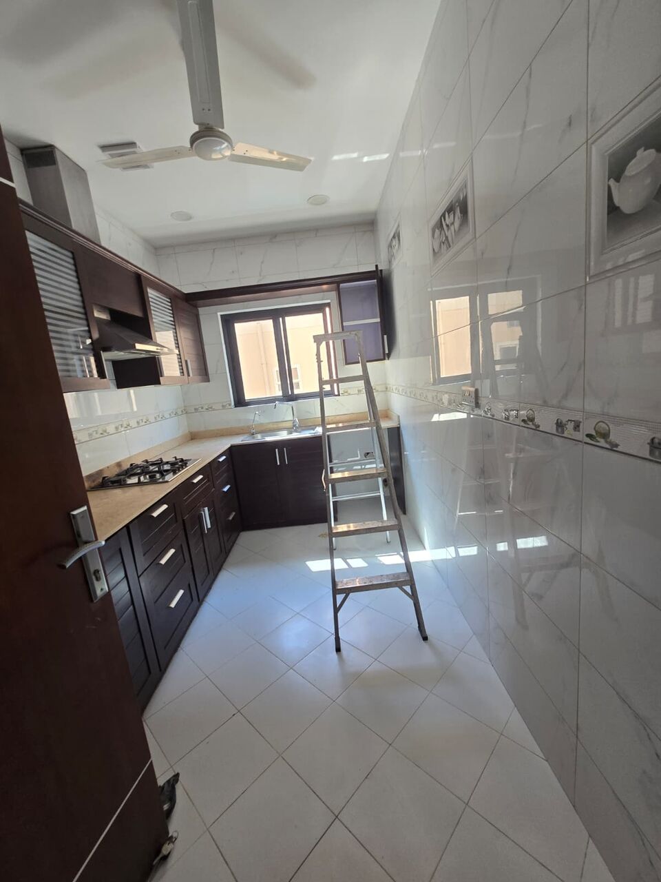 Hidd, Apartments, Flats, Houses & Villas, BHD 250,  3 BR,  Half Furnitured Flat For Rent In Hidd