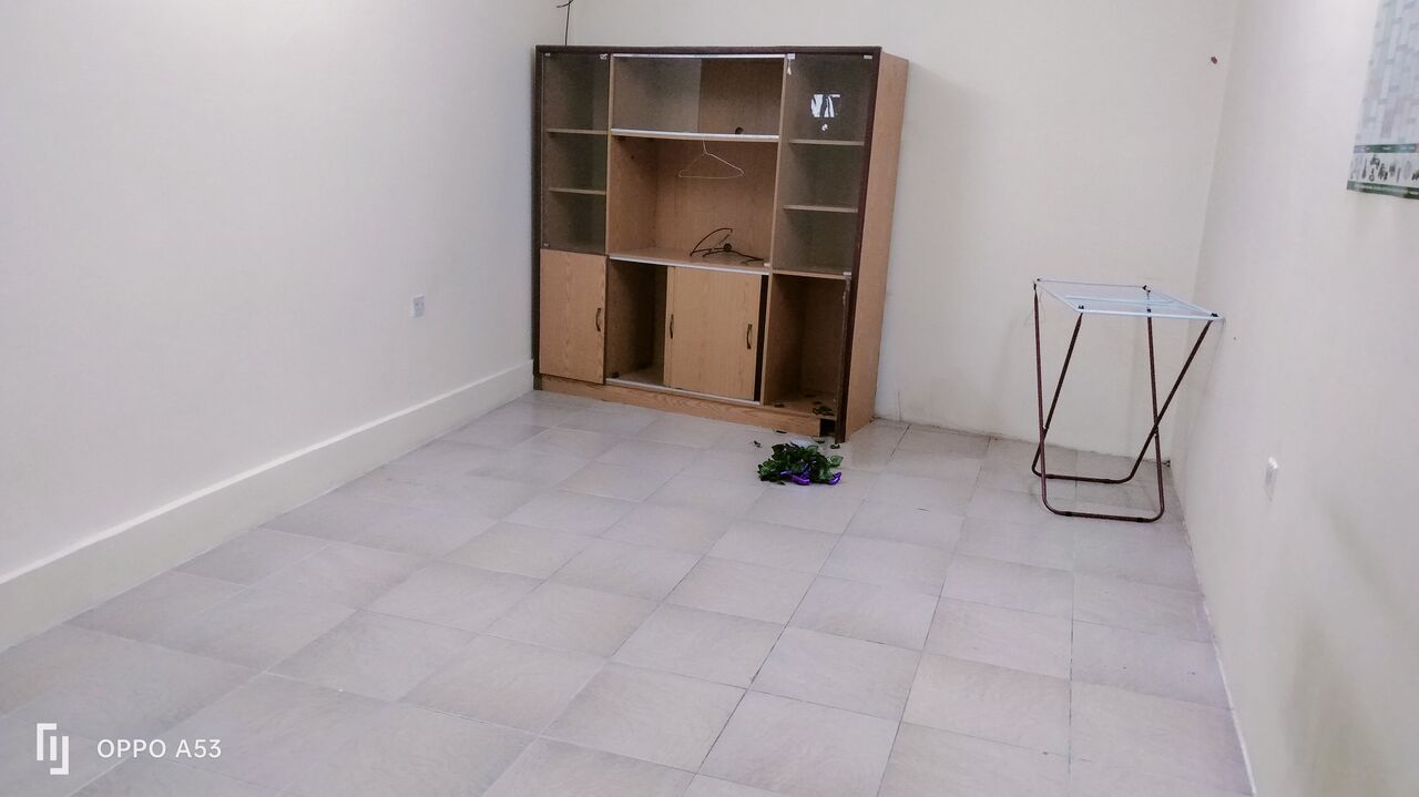 Salmaniya, Apartments, Flats, Houses & Villas, BHD 150/month,  1 BR,  Semi Furnished 1 Bedroom Flat For Rent In Salmaniya ( All Inclusive Ewa)