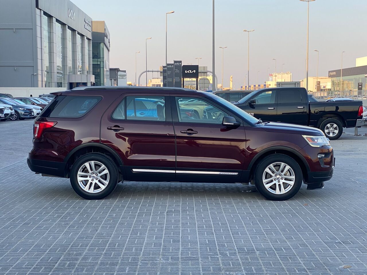 Manama, Vehicles, Cars & Trucks , BHD 5700,  Ford Explorer XLT,  2019,  Automatic,  124400 KM,    (Maroon)