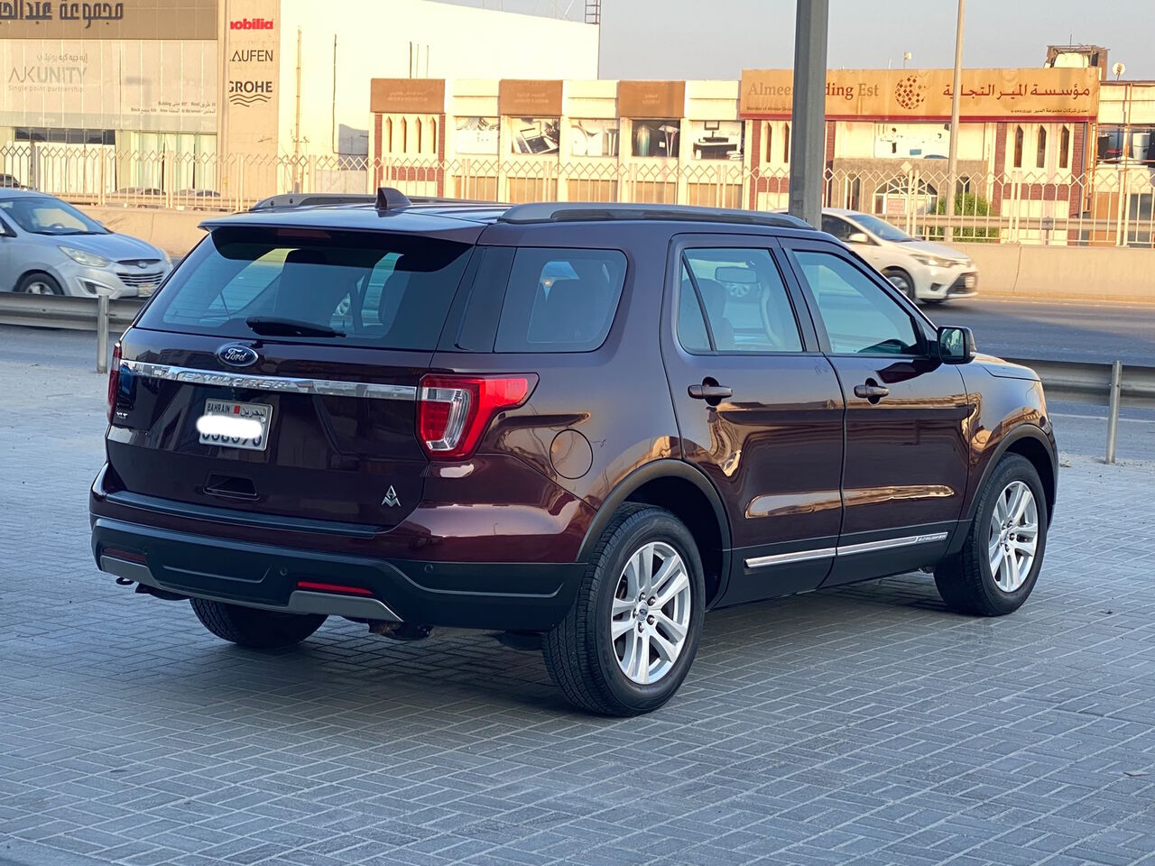 Manama, Vehicles, Cars & Trucks , BHD 5700,  Ford Explorer XLT,  2019,  Automatic,  124400 KM,    (Maroon)