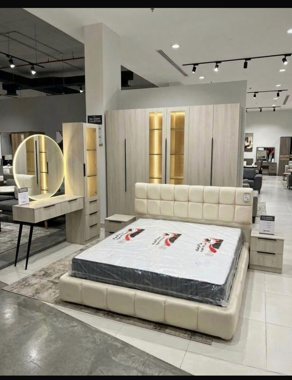 Jeddah, Furniture, SAR 1,  New  Complete Bed Sets Available For Sale