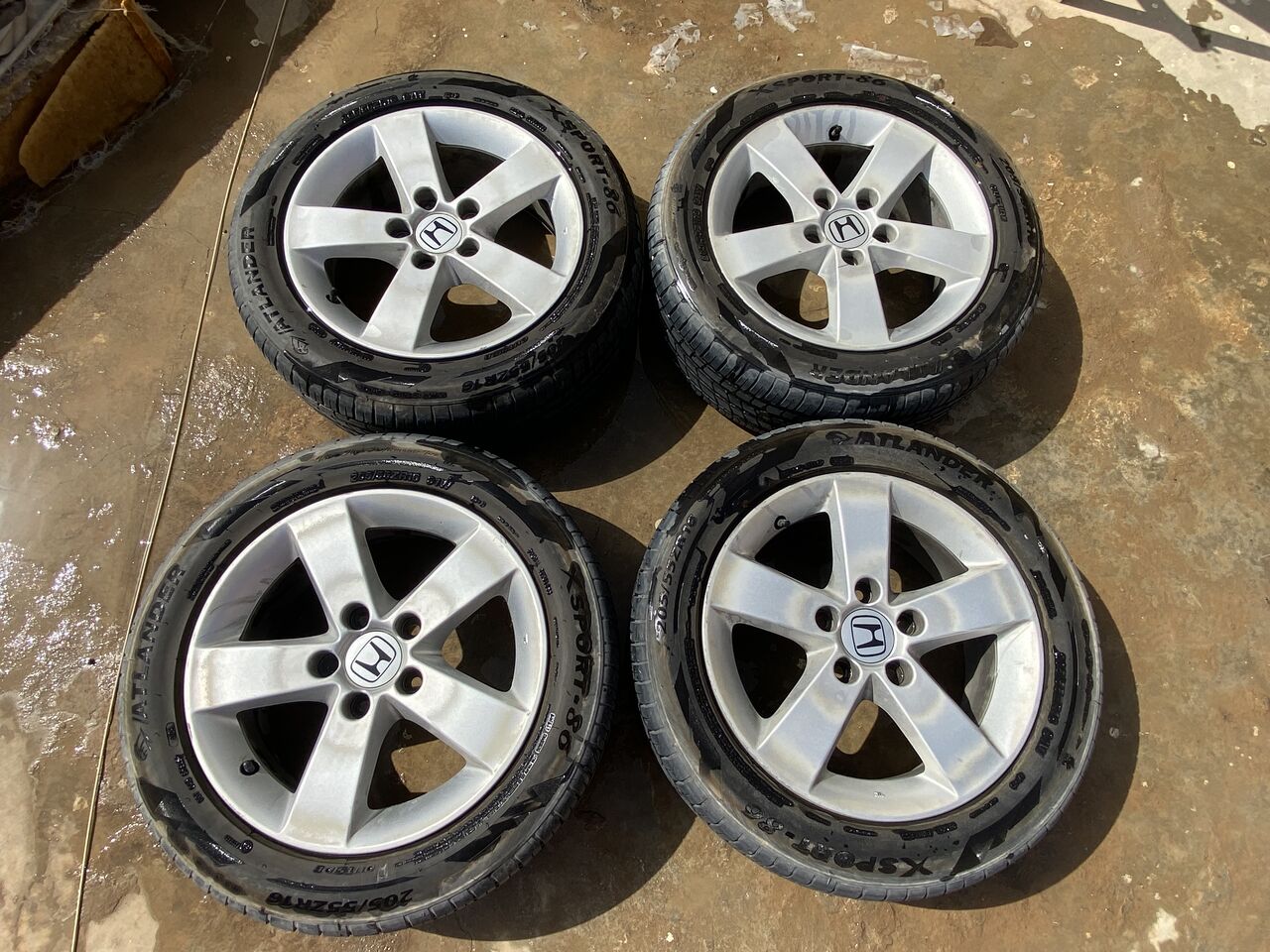 Riyadh, Auto Parts, SAR 1,  Stock Mags With Tyre For Honda Civic 2006-2011