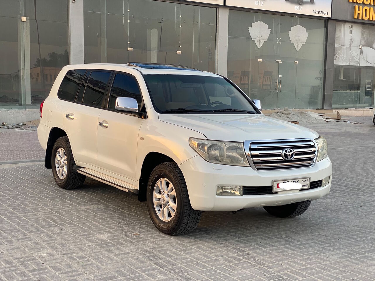 Manama, Vehicles, Cars & Trucks , BHD 6250,  Toyota Land Cruiser GX-R,  2010,  Automatic,  239700 KM,    (White)