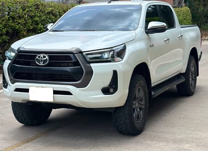 Muscat, Vehicles, Cars & Trucks , OMR 3100,  Toyota Hilux,  2023,  41000 KM,