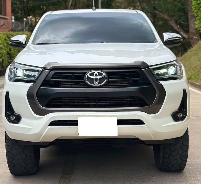 Muscat, Vehicles, Cars & Trucks , OMR 3100,  Toyota Hilux,  2023,  41000 KM,