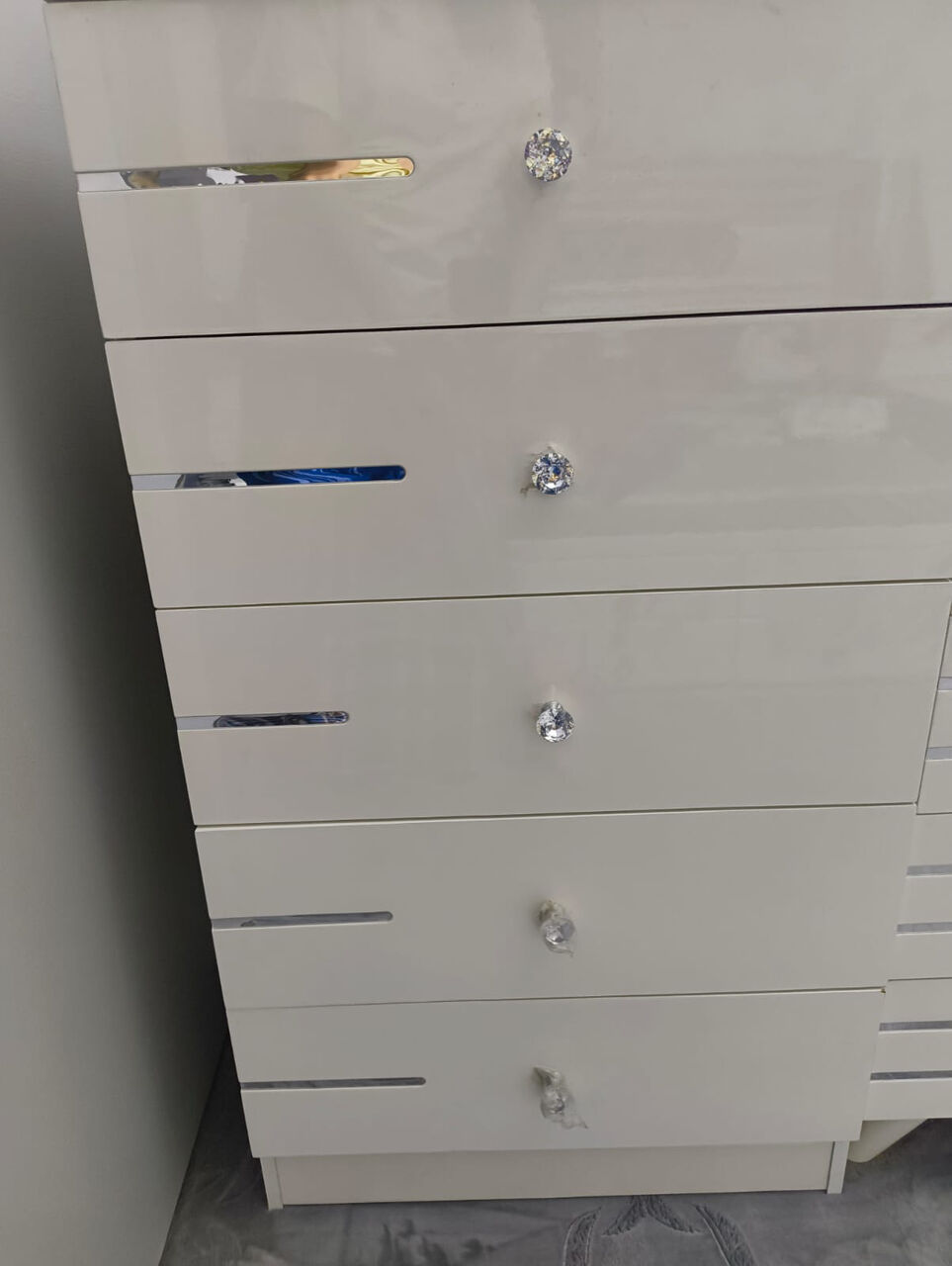 Al Sulaimaniah Al Sharqiyah, Furniture, SAR 4100,  For Sale &ndash; Bedroom Set + 2 Window ACs (Riyadh)