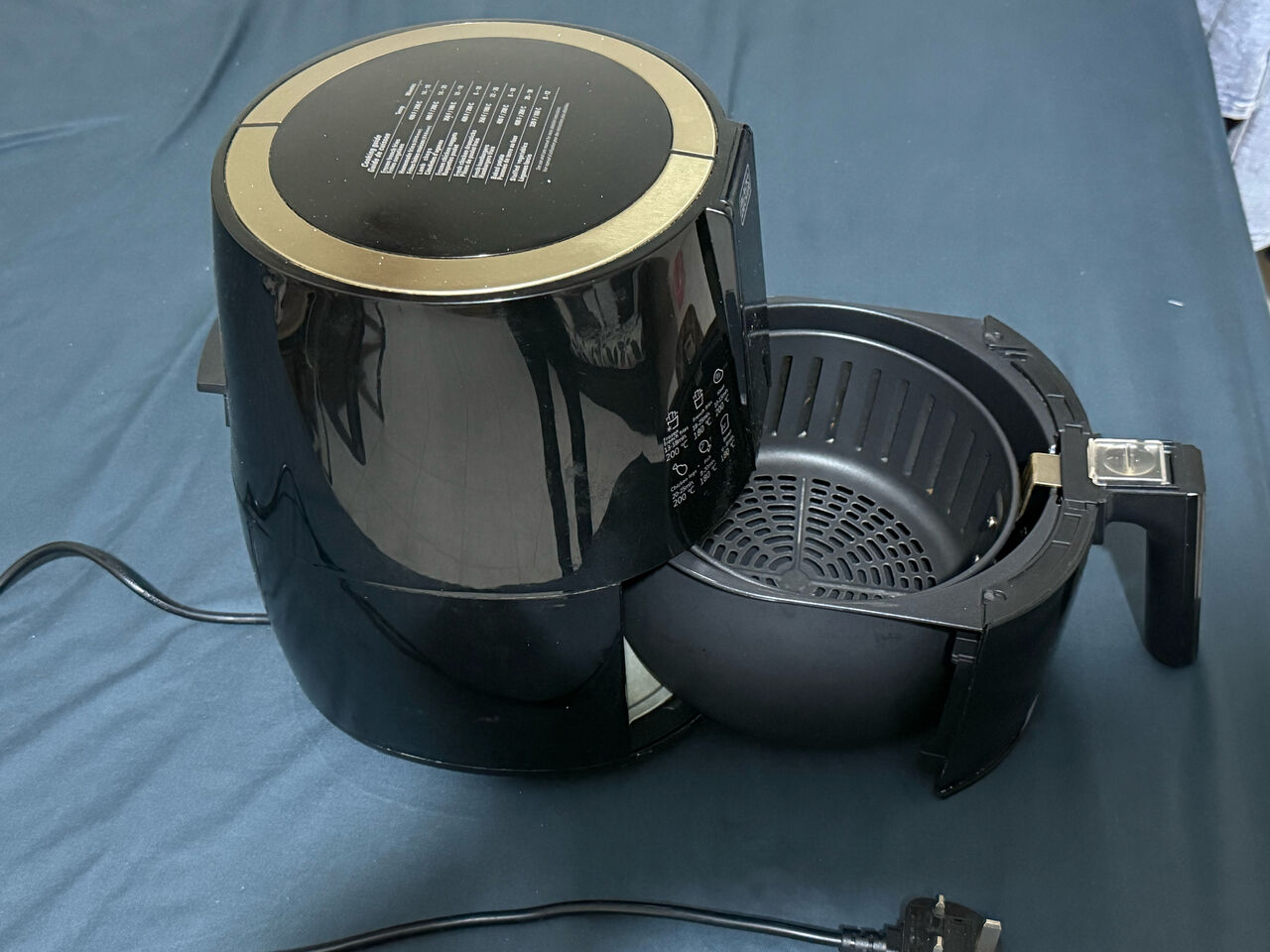 Al Malaz, Appliances, SAR 100,  BLACK+DECKER Digital Air Fryer, 1500W, 4L Capacity