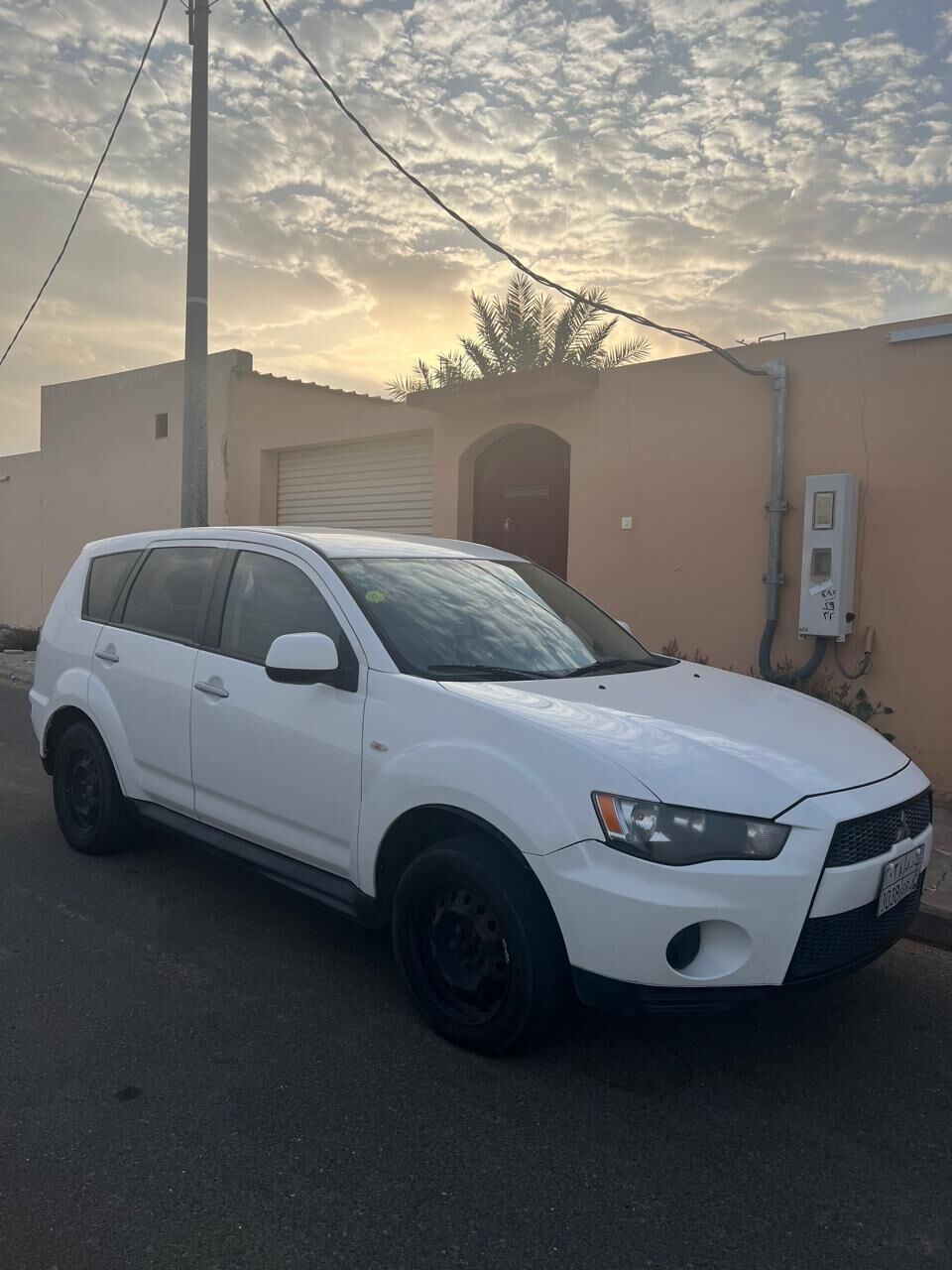 Buraidah, Vehicles, Cars & Trucks , SAR 25000,  Mitsubishi Outlander,  2013,  Automatic,  181371 KM,   Low Mileage