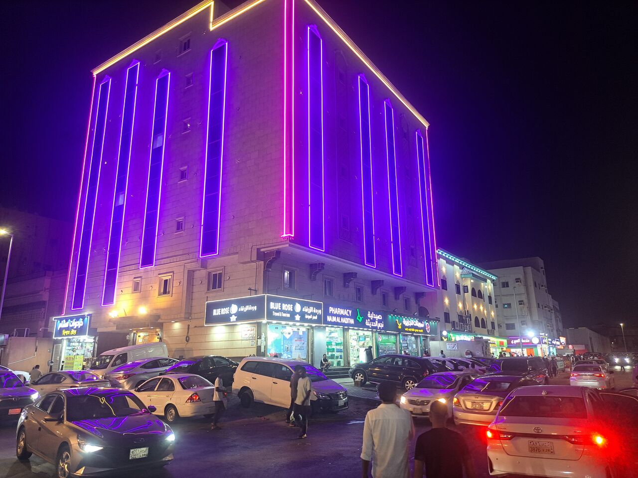 Jeddah, Apartments, Flats, Houses & Villas, SAR 1800/month,  Furnished,  2 BR,  May Mga Single At Double Studio Room At Apartment Na Available Para Sa Mga Pamilya At Bach