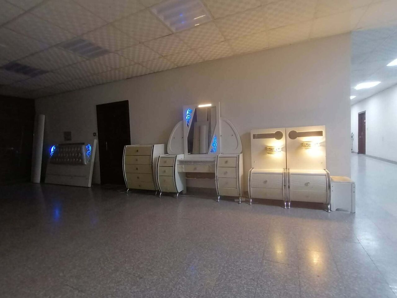Riyadh, Furniture, SAR 650,  BED COT , WARDROBE, DRESSING TABLE WITH MIRROR