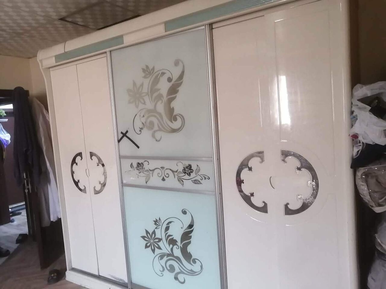 Riyadh, Furniture, SAR 650,  BED COT , WARDROBE, DRESSING TABLE WITH MIRROR