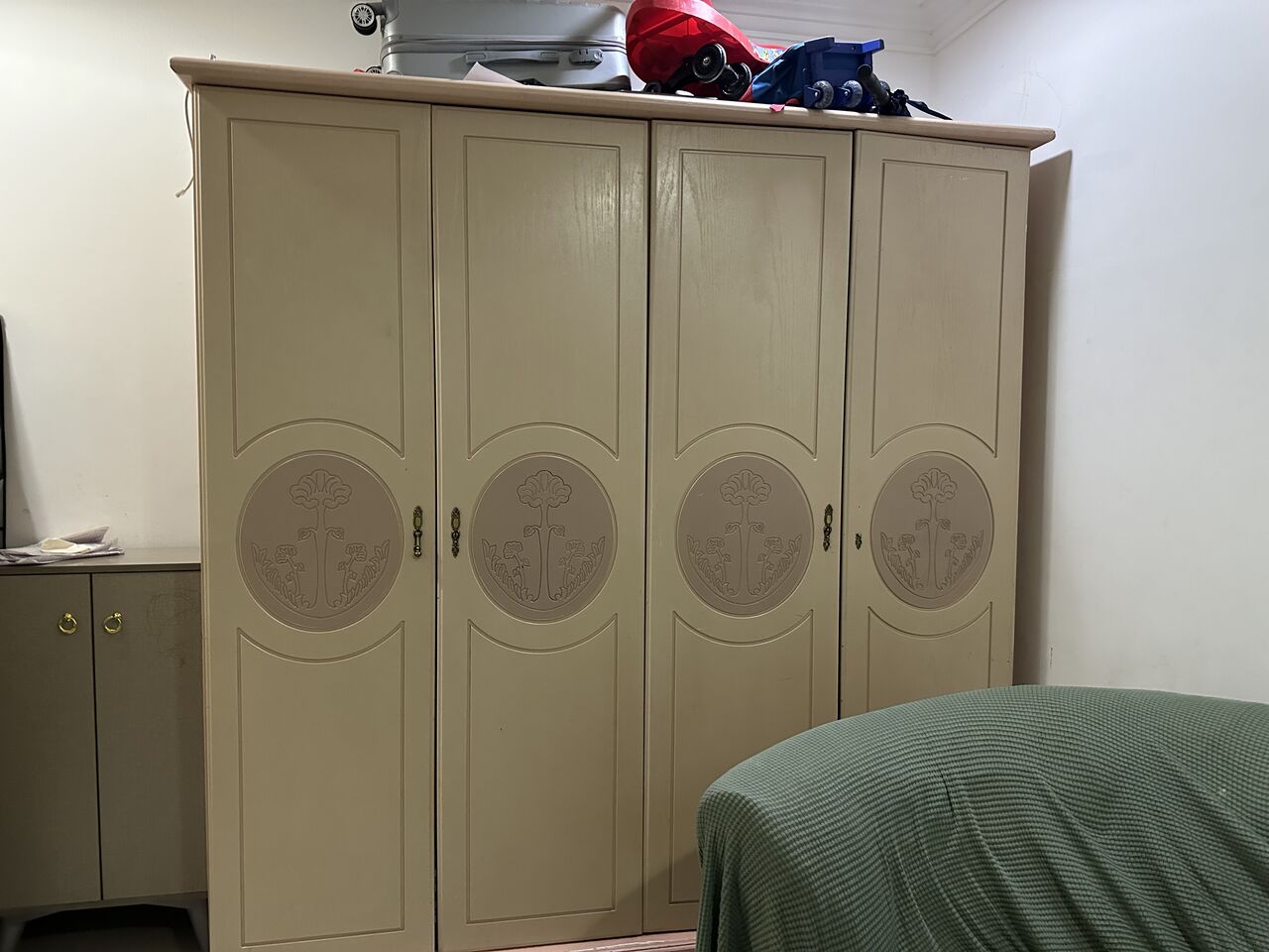 Sulai, Free Items, 3 Seater 2 Sofas And 4 Doors One Wardrobe