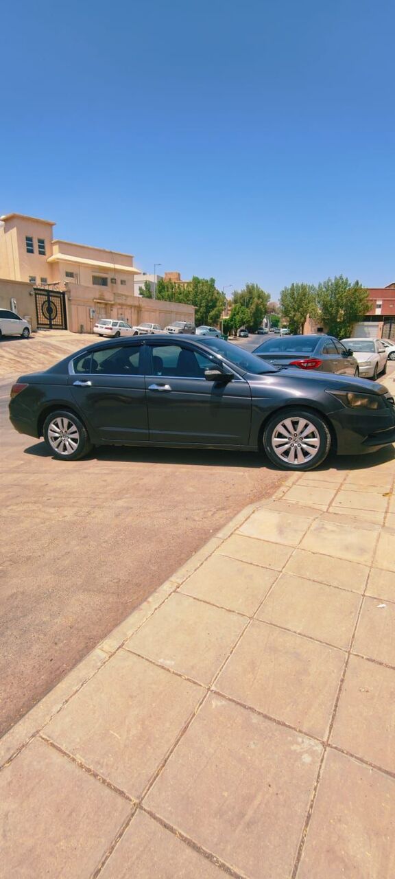 Riyadh, Vehicles, Cars & Trucks , SAR 21500,  HONDA ACCORD,  2011,  Automatic,  412000 KM,   FULL OPTION