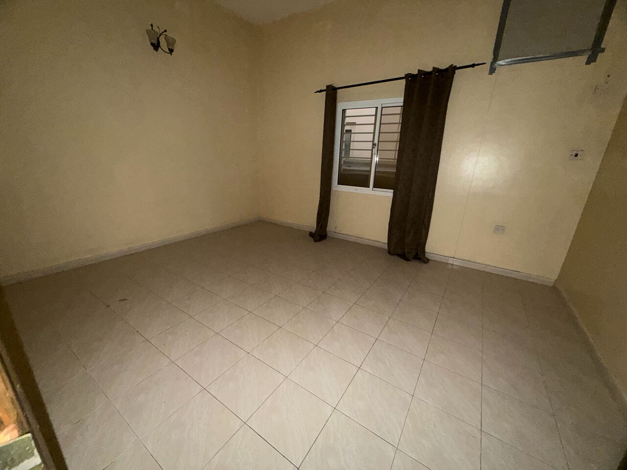 Tubli, Apartments, Flats, Houses & Villas, BHD 200/month,  3 BR,  3 Bedroom Flat For Rent Without Ewa
