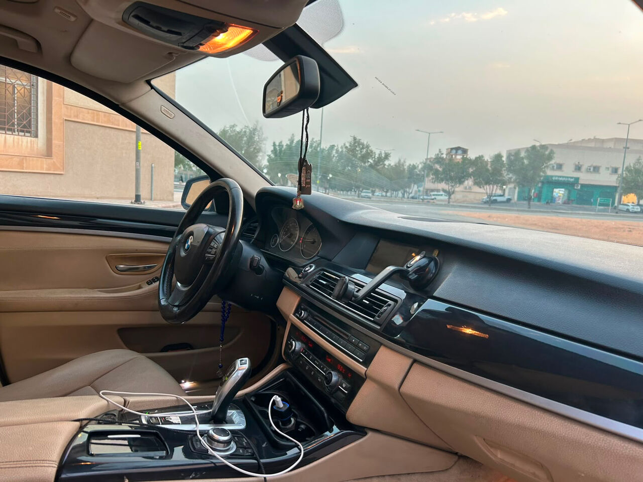Riyadh, Vehicles, Cars & Trucks , SAR 23000,  Bmw 520,  2013,  Automatic,  335000 KM,  For Sale:  I &ndash; 4-Cylinder