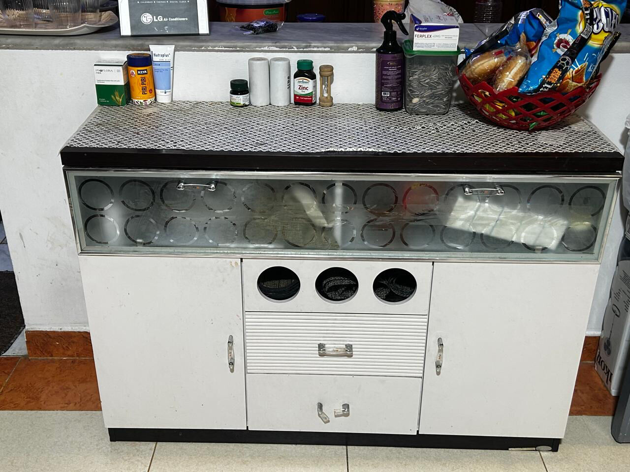 Riyadh, Furniture, SAR 800,  Household Items For Sell In AlMalaz - 0506119448