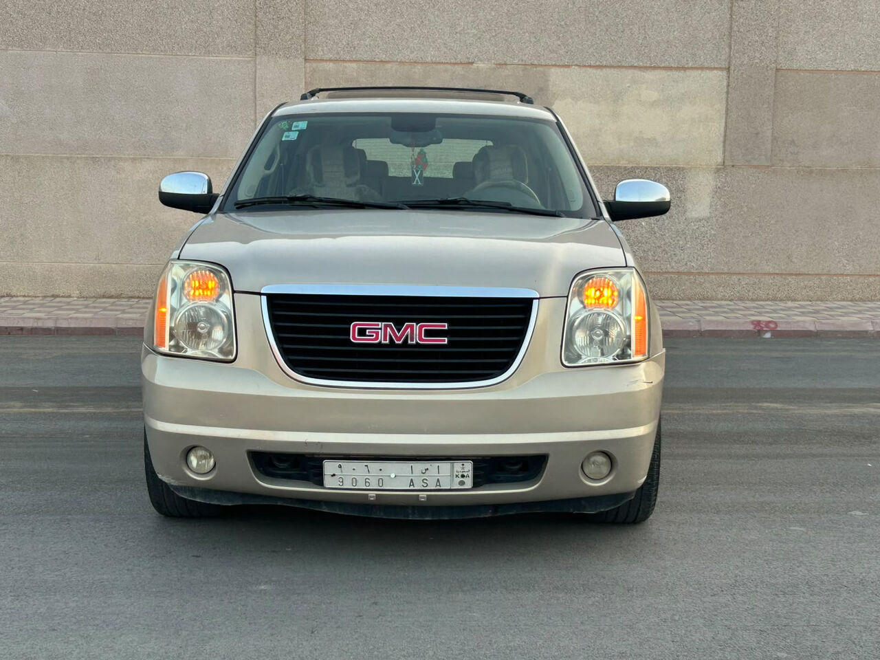 Riyadh, Vehicles, Cars & Trucks , SAR 24000,  Gmc Yukon,  2008,  Automatic,  368000 KM,  For Sale:   XL &ndash; Fully