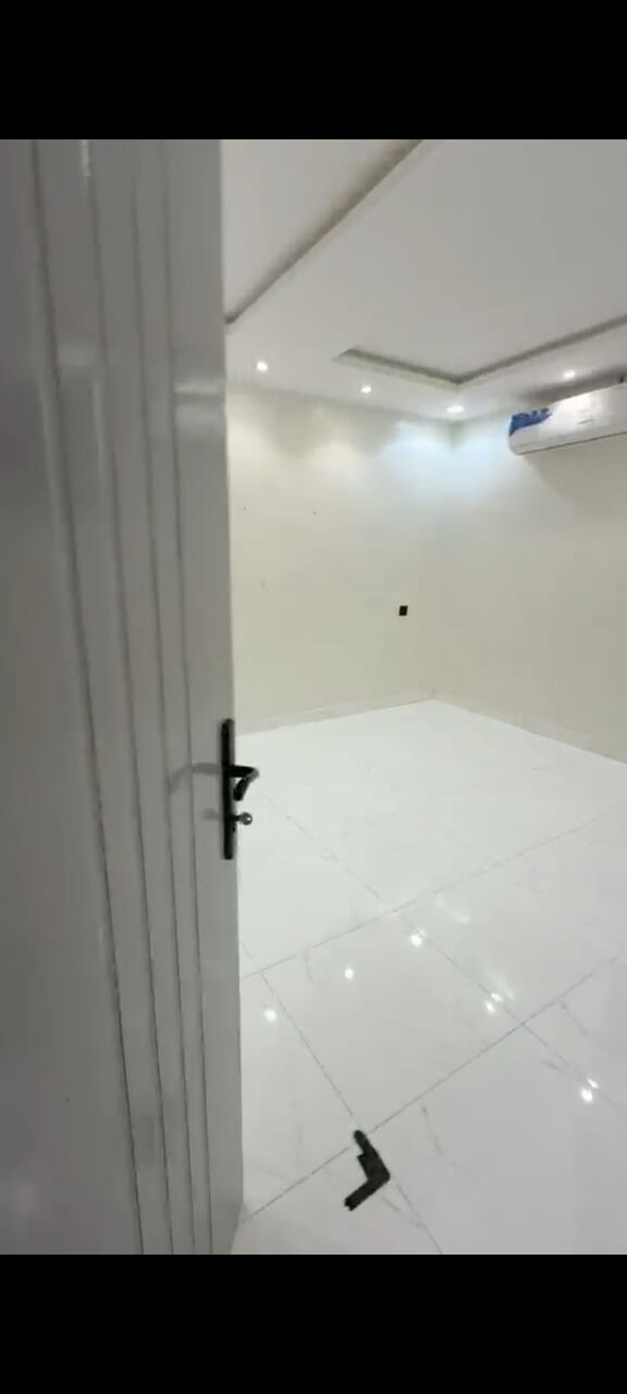Al Naseem, Apartments, Flats, Houses & Villas, SAR 23000/year,  2 BR,  Family Apartment With Included Water Electricity AC Kitchen Installed Semi Furnished