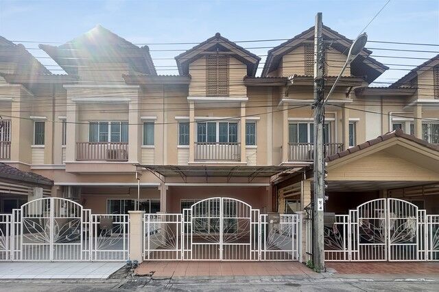 Bangkok, Real Estate For Sale, 3 BR,  21 Sq. Feet,  ทาวน์โฮม 2 ชั้นครึ่ง หมู่บ้านปริญลัก