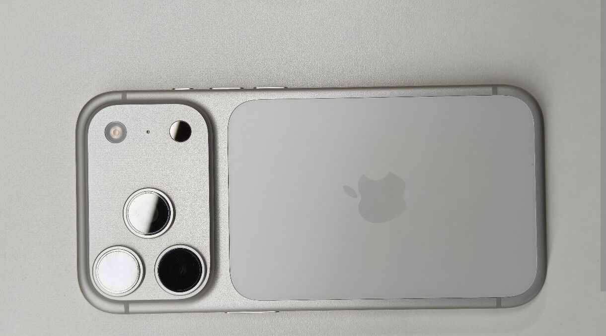 Riyadh, Mobile Phones, SAR 4500,  Iphone 17 Pro Max 256gb Silver 2months Used Only(No Scratches)