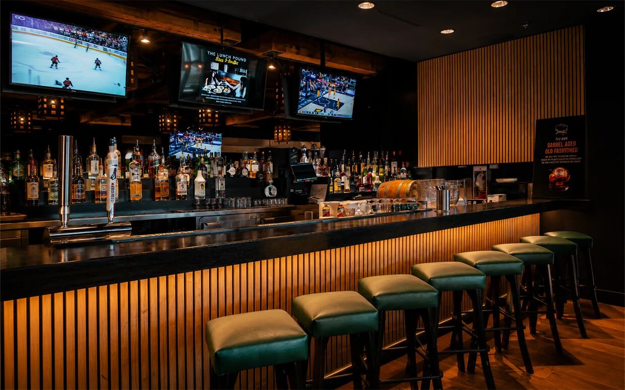 Surrey, Events, Sports Bar In Surrey BC | Food, Drinks & Live Sports At Par4