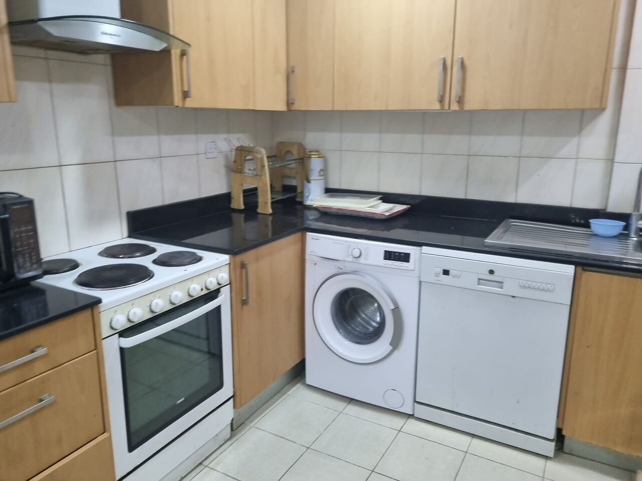 Busaiteen, Apartments, Flats, Houses & Villas, BHD 330/month,  Furnished,  3 BR,  134 Sq. Meter,  Fully Furnished Apartment In Busaiteen 3bed, 2baths, Living Rm Next To King Hamad Hospital