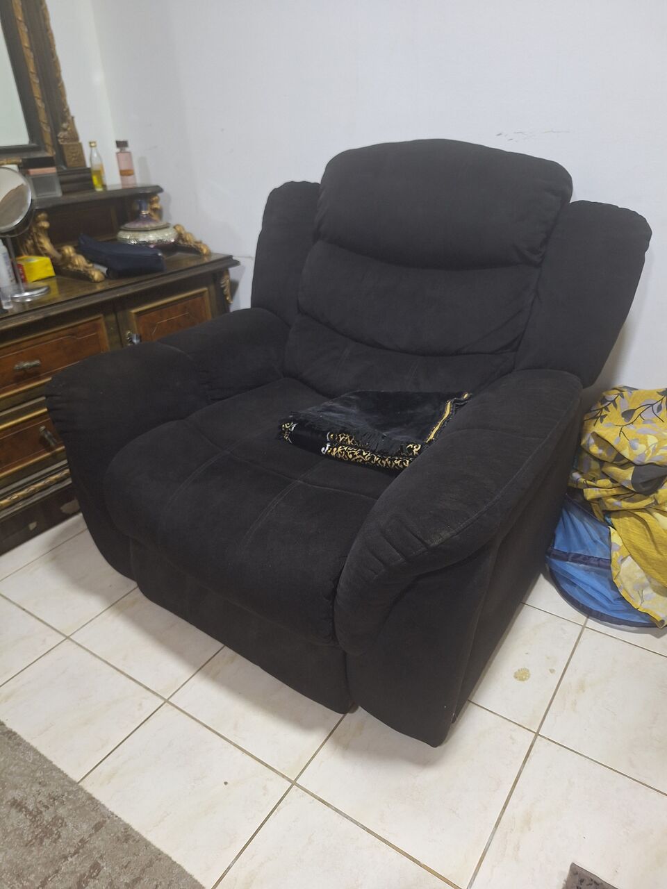 Khobar, Furniture, SAR 200,  Recliner Chair (Fabric/ Valvet)