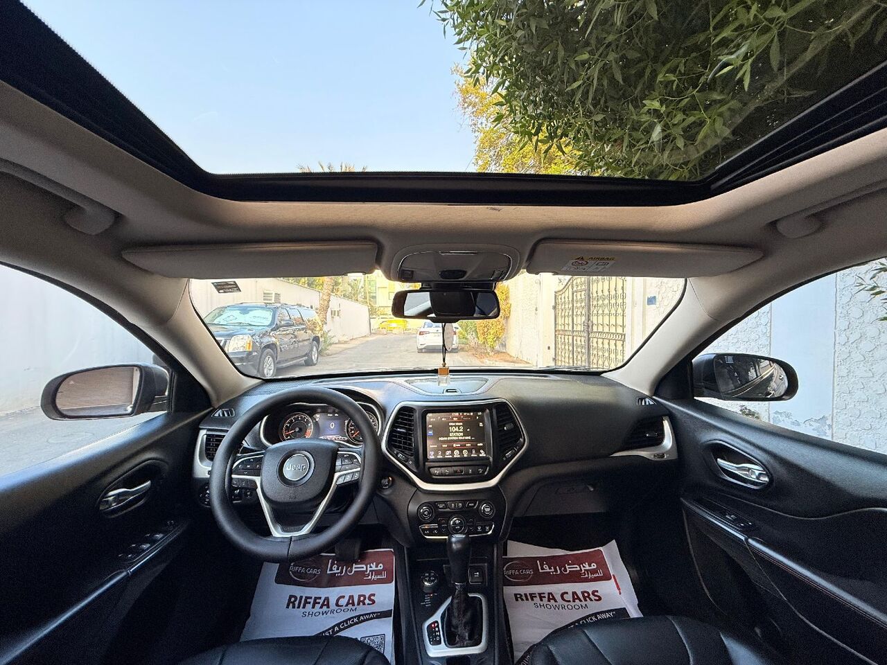 Manama, Vehicles, Cars & Trucks , BHD 3750,  Jeep Cherokee Trailhawk,  2015,  Automatic,  110000 KM,  Jeep Cherokee Full Option  Model