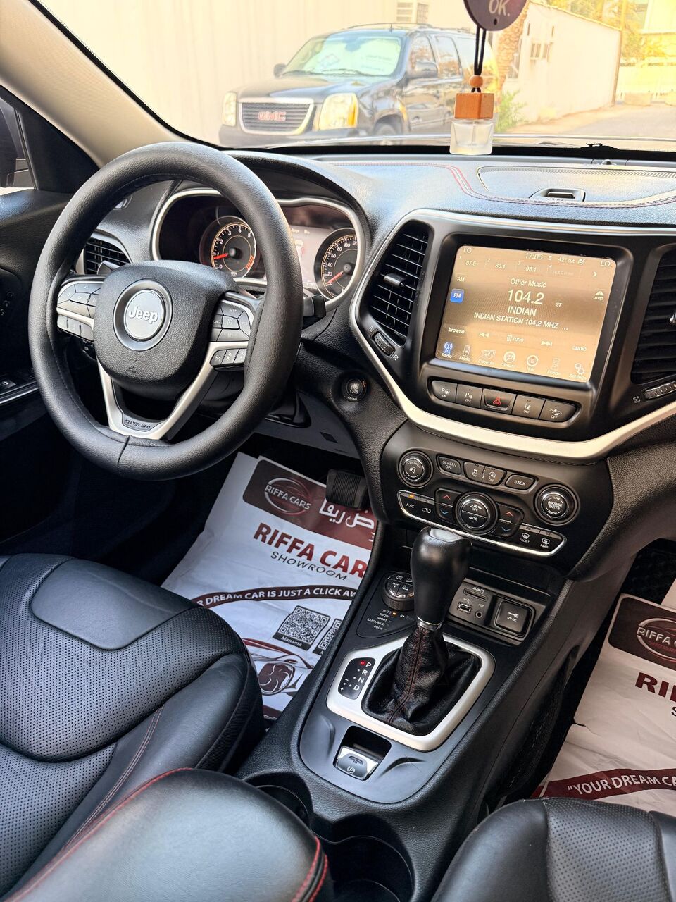 Manama, Vehicles, Cars & Trucks , BHD 3750,  Jeep Cherokee Trailhawk,  2015,  Automatic,  110000 KM,  Jeep Cherokee Full Option  Model