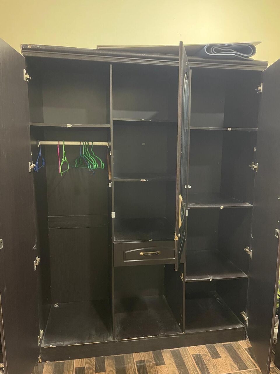 Umm Al Hassam, Household Items, BHD 10,  Immediate Sale Of Wardrobe