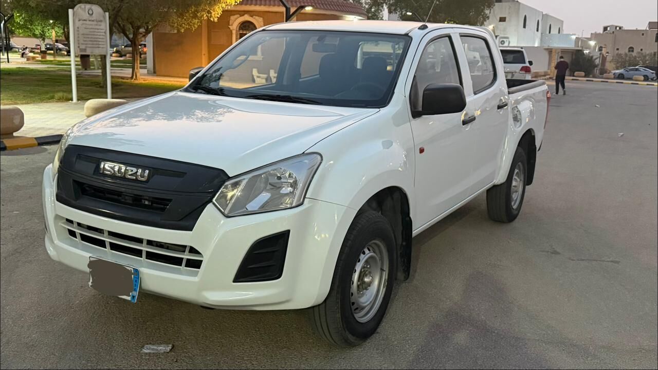 Riyadh, Vehicles, Cars & Trucks , SAR 58000,  Isuzu D-MAX,  2023,  Manual,  140000 KM,