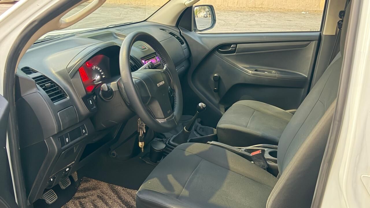 Riyadh, Vehicles, Cars & Trucks , SAR 58000,  Isuzu D-MAX,  2023,  Manual,  140000 KM,