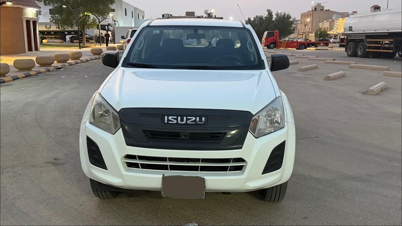 Riyadh, Vehicles, Cars & Trucks , SAR 58000,  Isuzu D-MAX,  2023,  Manual,  140000 KM,