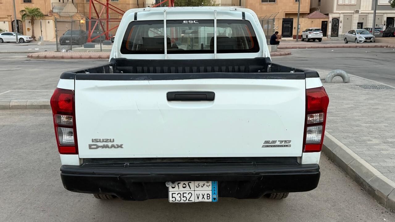 Riyadh, Vehicles, Cars & Trucks , SAR 58000,  Isuzu D-MAX,  2023,  Manual,  140000 KM,